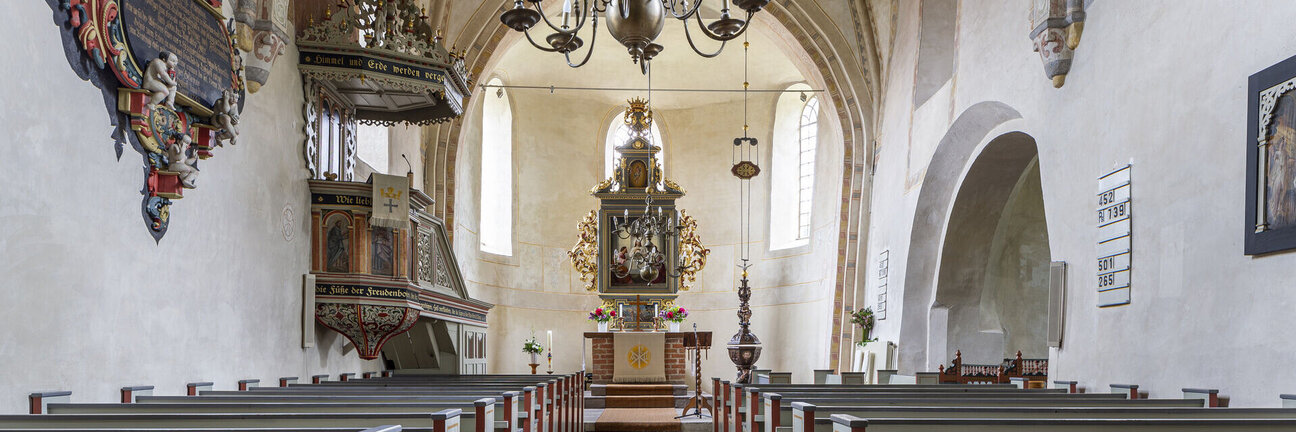 Altar der St.-Stephanus-Kirche in Fedderwarden Altar der St.-Stephanus-Kirche in Fedderwarden